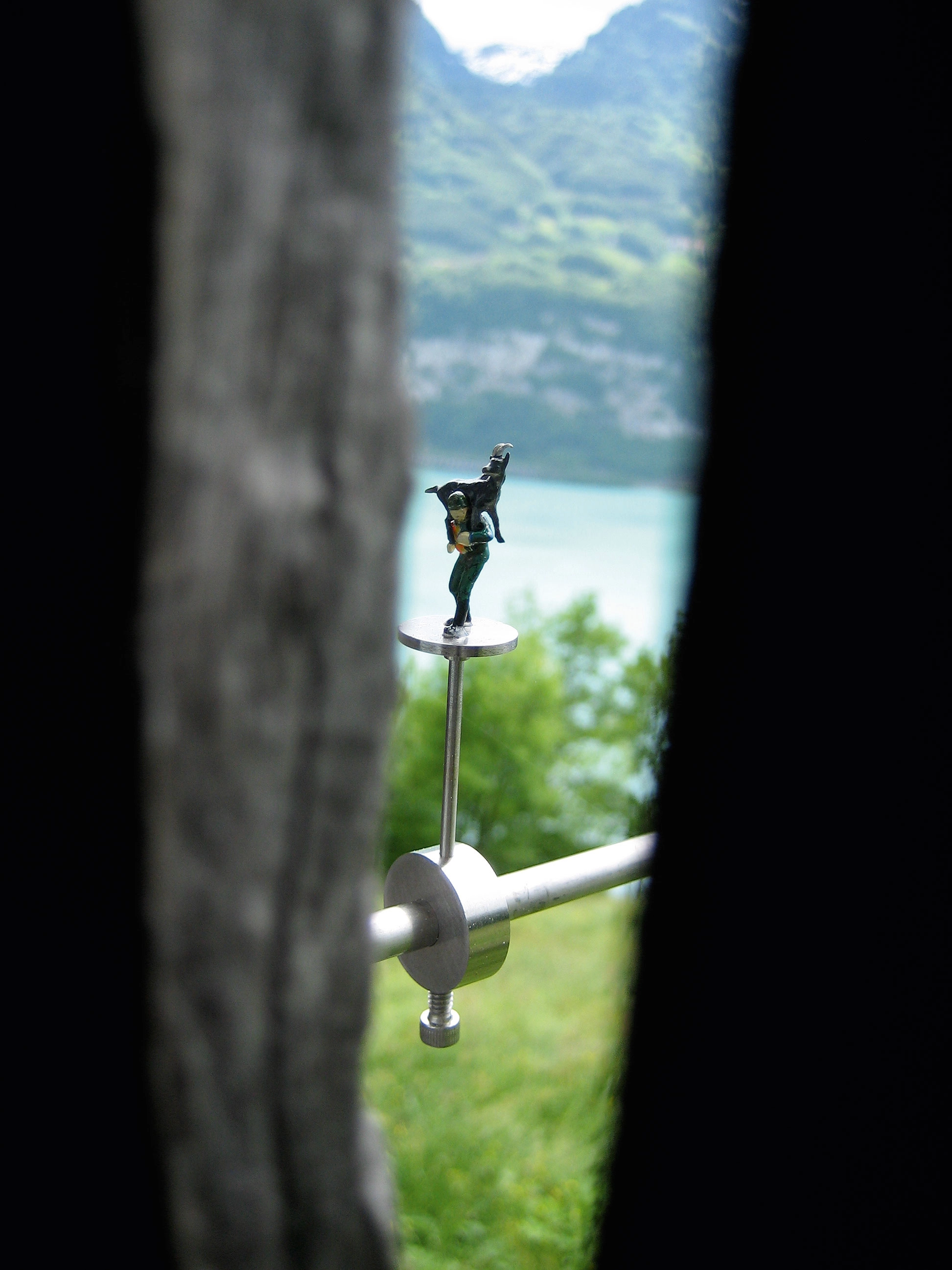 Bill Burns--A Clubhouse for Safety Gear for Small Animals – Swiss Division, 2006 – Foto: Bill Burns